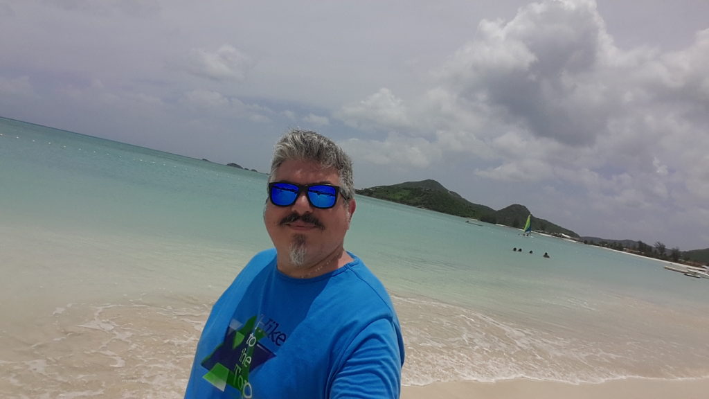 Io sulla spiaggia di Jolly Beach Bay Antigua